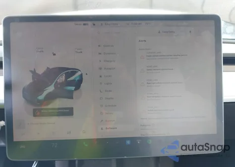 2022 Tesla Model Y Performance Dual Motor All-Wheel Drive z USA, uszkodzony, nr VIN 7SAYGDEF9NF511687